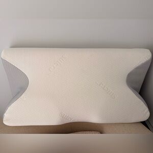 New Sutera Dream Deep Memory Foam Contour Pillow